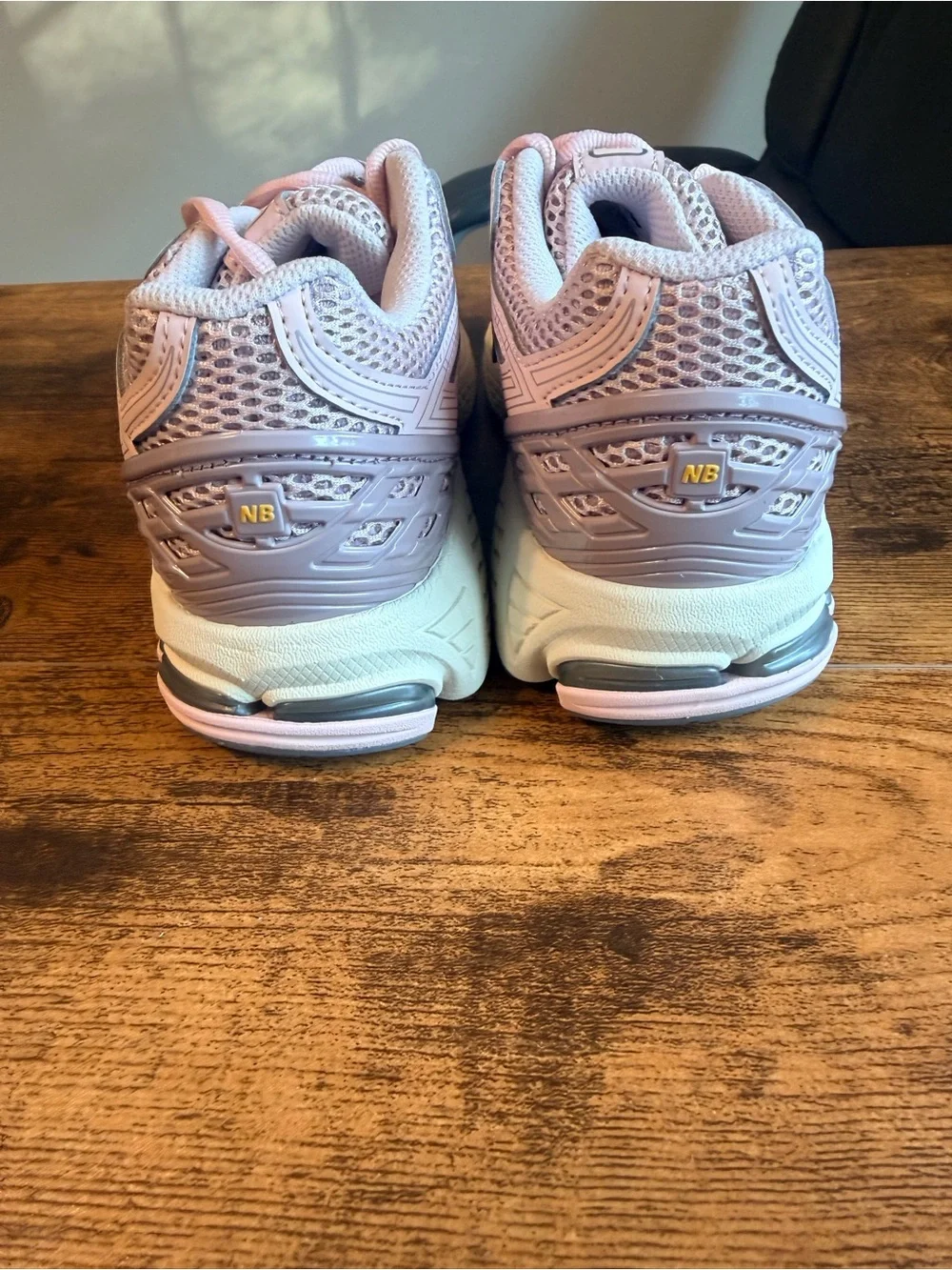 New Balance Kids Pink Mesh Athletic Sneakers 4.5Y/6W